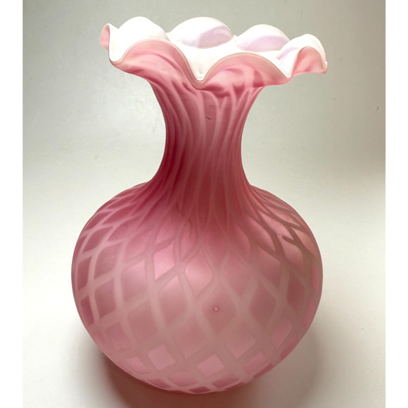 Antique Victorian Mother-of-Pearl Satin Glass Vase Quilted Diamond Pattern Cased - Picture 8 of 8